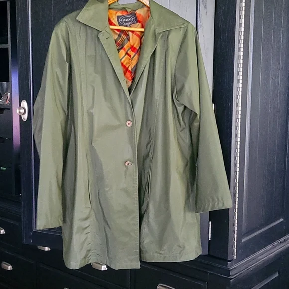 Selene Sport Jackets Coats Selene Sport Windbreaker Rain